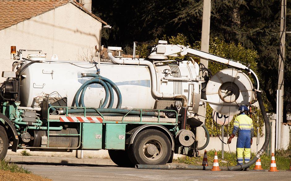 canalisation wc bouchée que faire Clamart